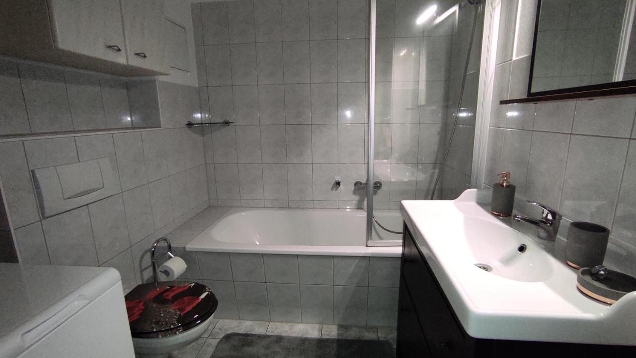 Ferienwohnung Cottbuser City Buitenkant foto